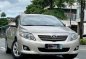 Sell White 2009 Toyota Altis in Makati-0