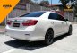 Selling Pearl White Toyota Camry 2013 in Manila-8