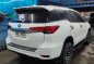 Selling White Toyota Fortuner 2017 in Manila-3