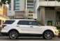 Selling White Ford Explorer 2016 in Makati-4