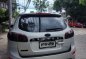 Selling White Hyundai Santa Fe 2011 in Manila-4