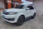 Selling White Toyota Fortuner 2012 in Makati-2