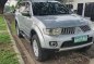 Selling White Mitsubishi Montero 2010 in Quezon City-9