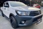 Selling White Toyota Hilux 2023 in Manila-9