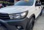Selling White Toyota Hilux 2023 in Manila-7