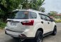 Selling Pearl White Isuzu Mu-X 2016 in Manila-4