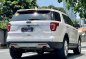 Selling White Ford Explorer 2017 in Makati-8
