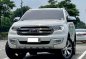 White Ford Everest 2016 for sale in Makati-2