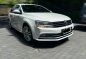 Sell White 2016 Volkswagen Jetta in Mandaluyong-0