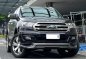 Selling White Ford Everest 2016 in Makati-1