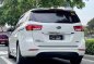 White Kia Carnival 2016 for sale in Makati-5