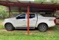 Selling Pearl White Nissan Navara 2019 in Manila-4