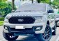 White Ford Everest 2017 for sale in Makati-2