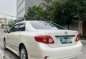 Selling Pearl White Toyota Altis 2010 in Pasig-1