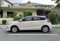 Selling White Toyota Yaris 2017 in Las Piñas-1