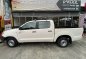 White Toyota Hilux 2005 for sale in Pasig-2