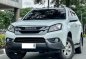 Selling White Isuzu Mu-X 2016 in Makati-2