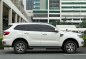 Selling White Ford Everest 2018 in Makati-8