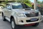 Selling White Toyota Hilux 2013 in Manila-4