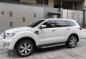 White Ford Everest 2017 for sale in Automatic-1
