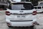 White Ford Everest 2017 for sale in Automatic-4