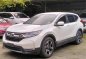 Selling White Honda Cr-V 2018 in Quezon City-1