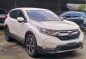 Selling White Honda Cr-V 2018 in Quezon City-3