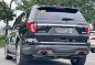 Selling White Ford Explorer 2018 in Makati-8