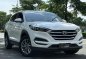 Selling White Hyundai Tucson 2017 in Makati-0