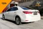 Selling Pearl White Toyota Corolla altis 2017 in Manila-1