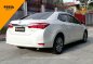 Selling Pearl White Toyota Corolla altis 2017 in Manila-1