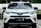Selling White Toyota Rav4 2018 in Makati-2