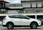 White Toyota Rav4 2018 for sale in Automatic-4