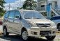 Selling White Toyota Avanza 2009 in Makati-0