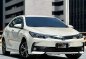 White Toyota Corolla altis 2018 for sale in Makati-5