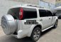 White Ford Everest 2010 for sale in Automatic-4