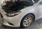 Selling White Mazda 3 2017 in Manila-8