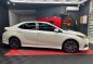 Pearl White Toyota Corolla 2018 for sale in Automatic-9