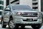 Selling White Ford Everest 2016 in Makati-0