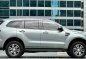 Selling White Ford Everest 2016 in Makati-9