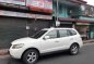 Sell White 2009 Hyundai Santa Fe in Mandaluyong-4