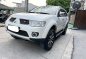 Selling White Mitsubishi Montero 2013 in Bacoor-2