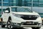 Selling White Honda Cr-V 2018 in Makati-0