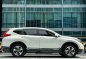 Selling White Honda Cr-V 2018 in Makati-4