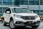 Selling White Honda Cr-V 2015 in Makati-0