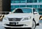 Selling White Toyota Camry 2014 in Makati-1
