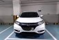 White Honda Hr-V 2017 for sale in Automatic-1