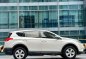 White Toyota Rav4 2013 for sale in Automatic-9