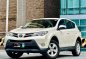 Selling White Toyota Rav4 2013 in Makati-1