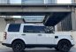 2015 Land Rover Discovery 4 in Makati, Metro Manila-6